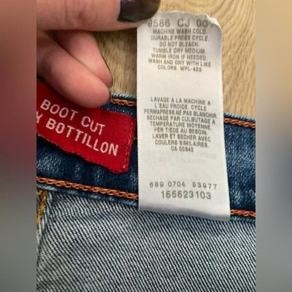 Levi’s Vintage Look Bootcut Jeans Mid-Rise Sz 8M Straight Classic - Picture 13 of 13